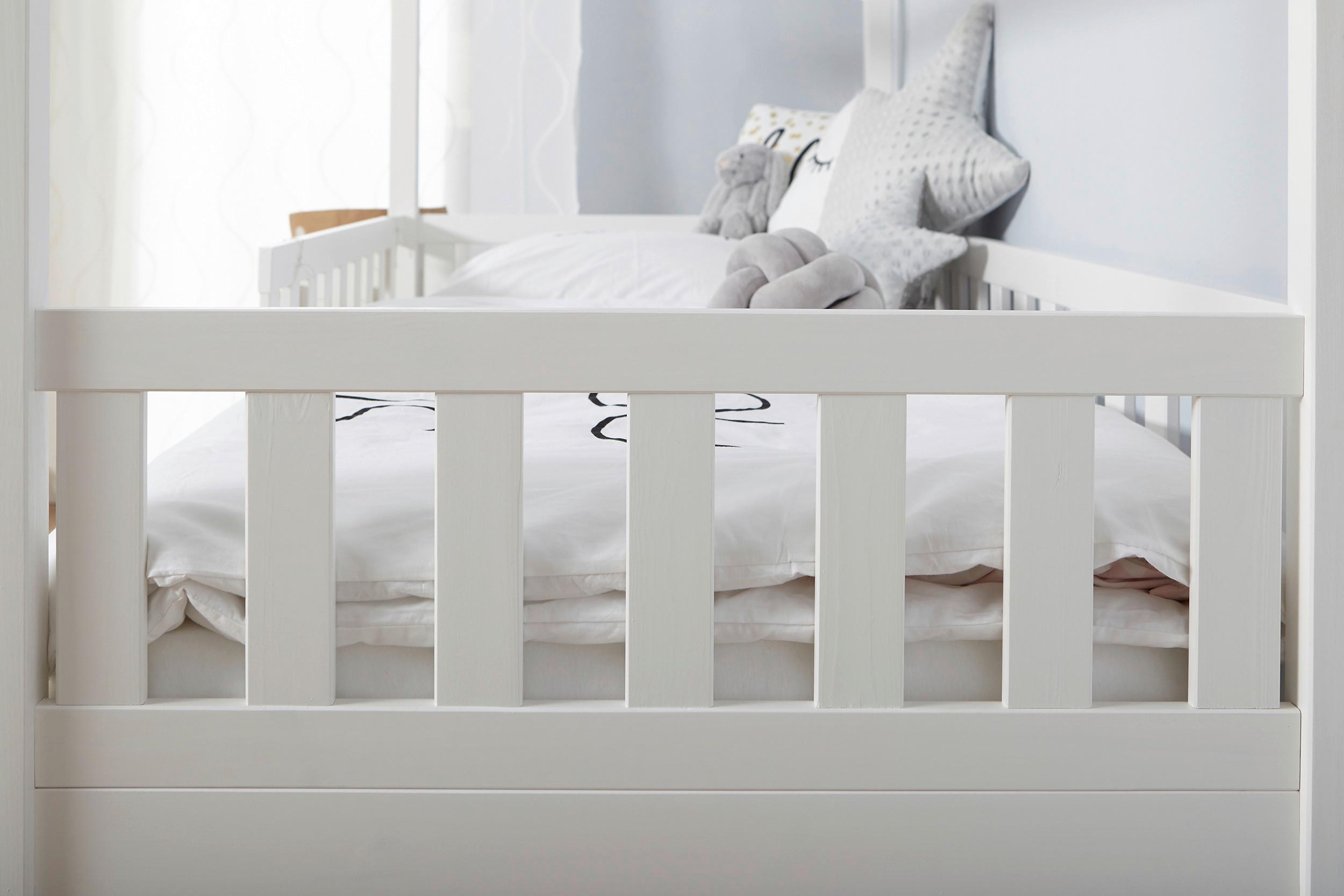 Hausbett aus weiß lackiertem Kiefernholz
