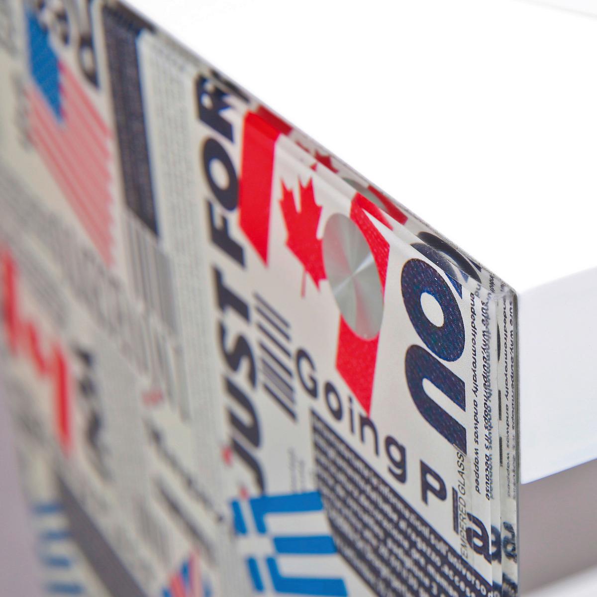 Couchtisch mit Ablagefach + Rollen Flagcube, Weiß/Mix - Blau/Rot, Basics, Glas/Holzwerkstoff (38/33,50/46cm) - MID.YOU