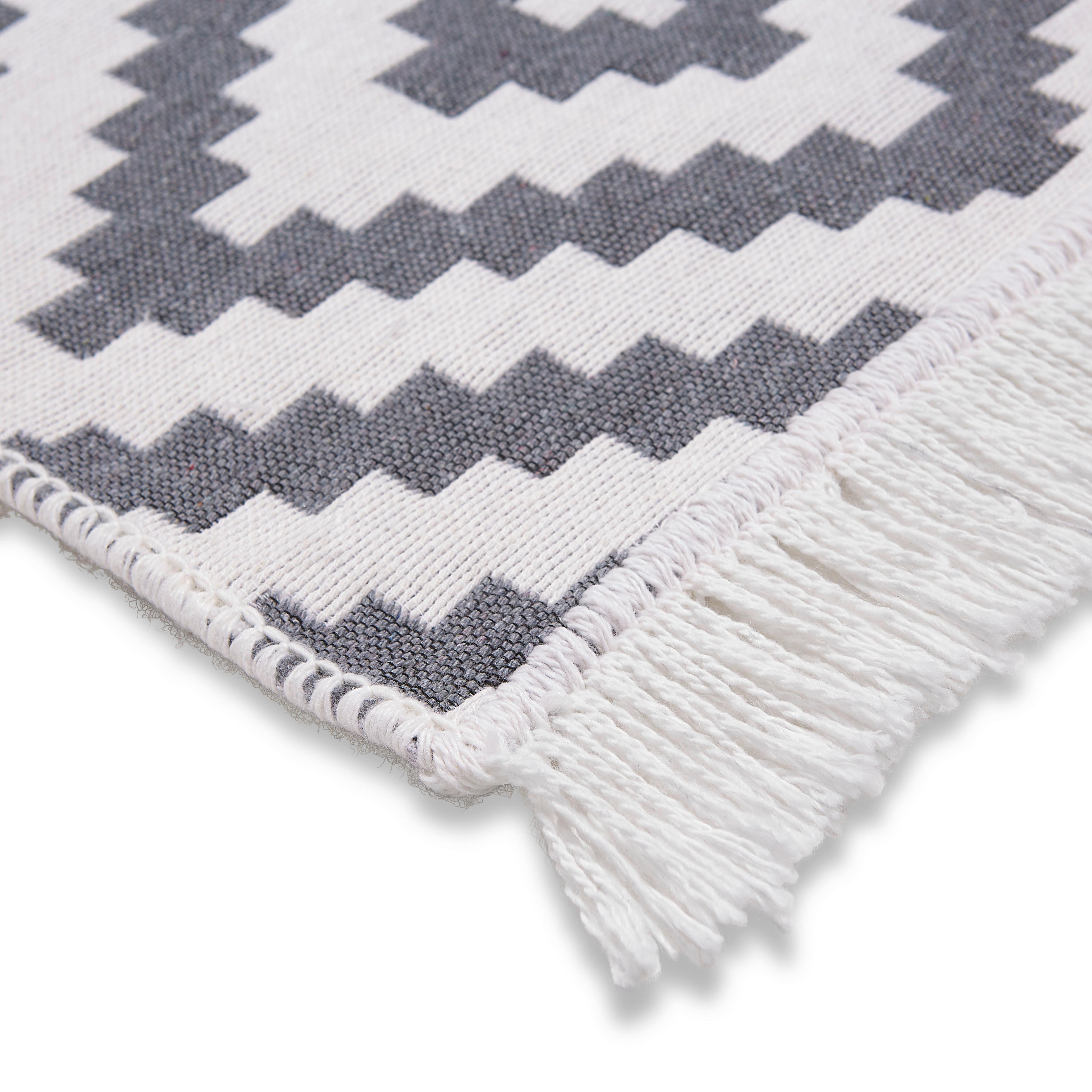 Ručne Tkaný Koberec Inaya 2, 120/170cm - biela/antracitová, Moderný, textil (120/170cm) - Modern Living