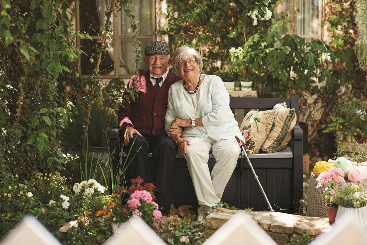 ZÁHRADNÁ LAVICA EDEN - grafitová/svetlosivá, Basics, plast (140/84/60cm) - Keter