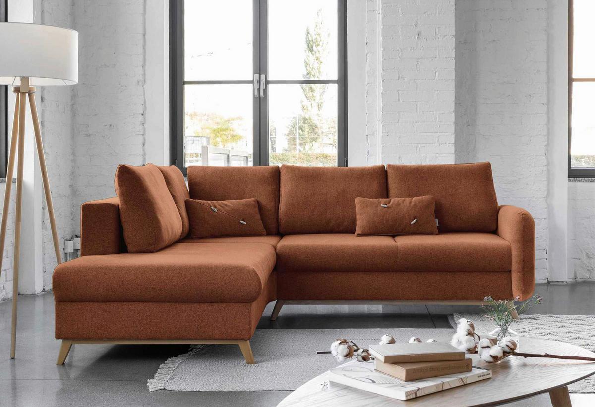 Sedačka LUCILE L, levá, cihlová, úl.prostor a lůžko - terracotta/přírodní barvy, dřevo/textil (202/242cm) - MID.YOU