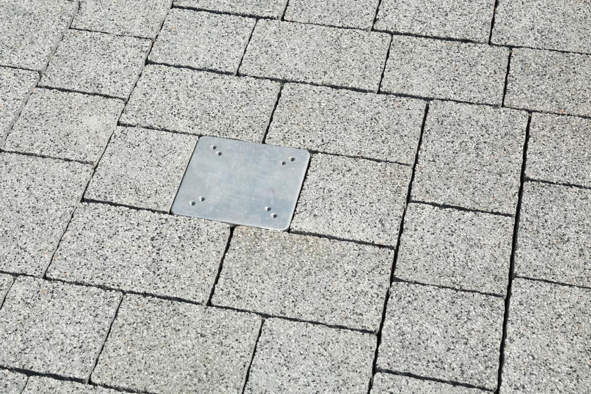 Sonnenschirmständer Universal-Bodenanker - Silberfarben, Basics, Metall (25/25/45cm) - Schneider